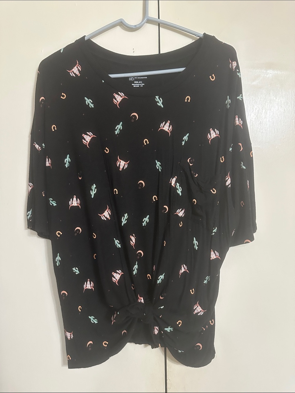Black Western-Print Knot-Front Tee